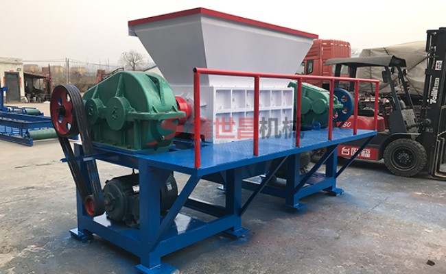 輪胎撕(sī)碎機(jī)