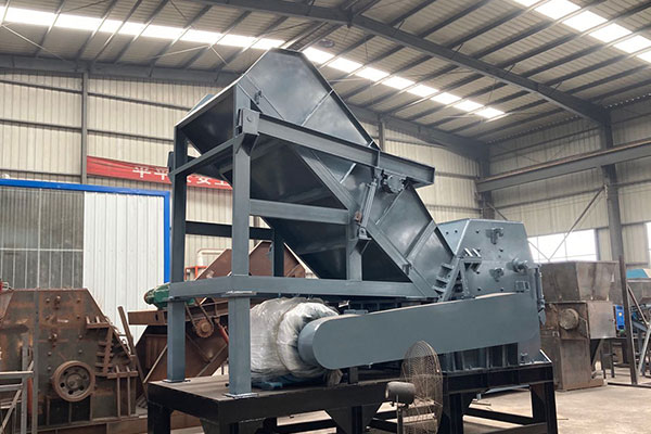 廢（fèi）鋁破（pò）碎機